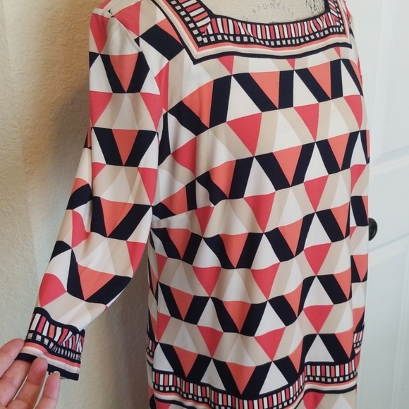 Roz & Ali Shift Dress - Picture 4 of 8